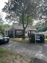 37 Eames St in North Reading, MA - Building Photo - Building Photo