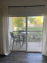 5427 S Dover St, Unit 102 in Denver, CO - Building Photo - Building Photo