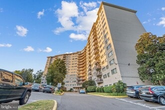 8830 Piney Branch Rd, Unit 1003 in Silver Spring, MD - Building Photo - Building Photo