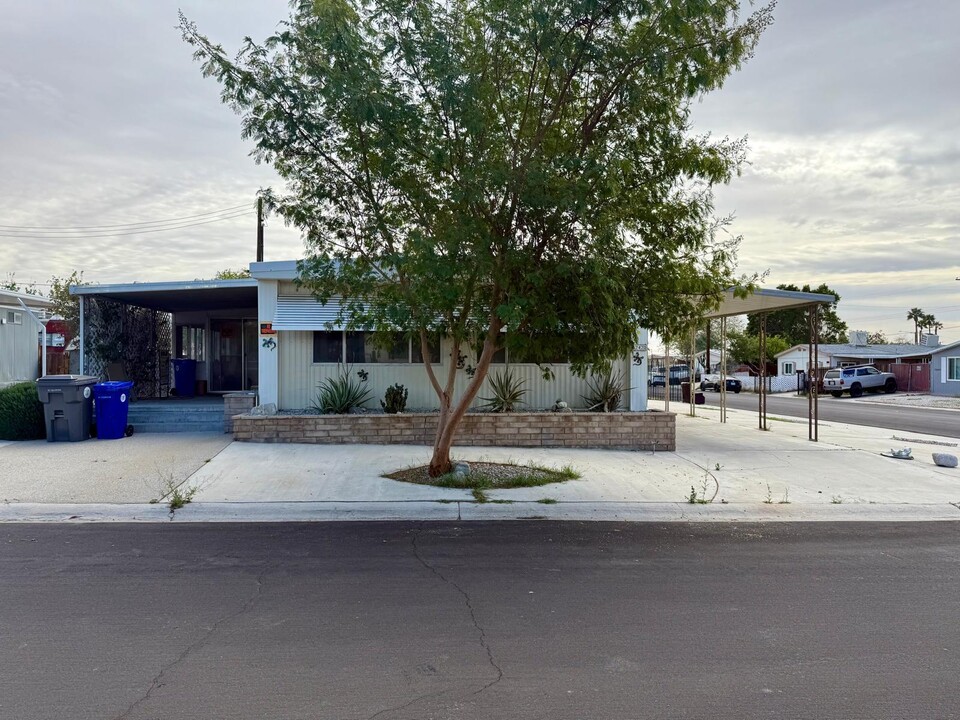 32420 Sonoma Cir in Thousand Palms, CA - Building Photo