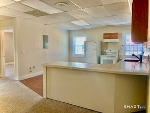 4666 Main St in Bridgeport, CT - Foto de edificio - Building Photo