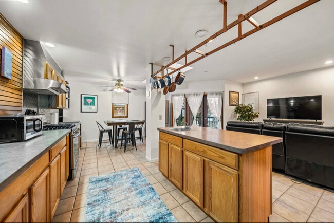 383 Oxford St in Rochester, NY - Building Photo - Building Photo