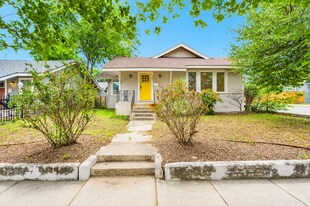 502 E Courtland Pl in San Antonio, TX - Building Photo