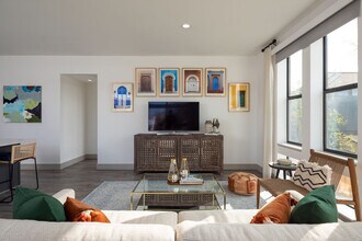 2727 W 11th St in Houston, TX - Building Photo - Building Photo