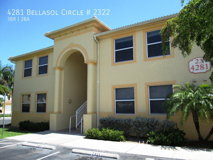 4281 Bellasol Cir in Ft. Myers, FL - Building Photo