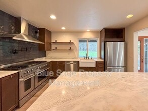 241896 US-101 in Port Angeles, WA - Building Photo - Building Photo