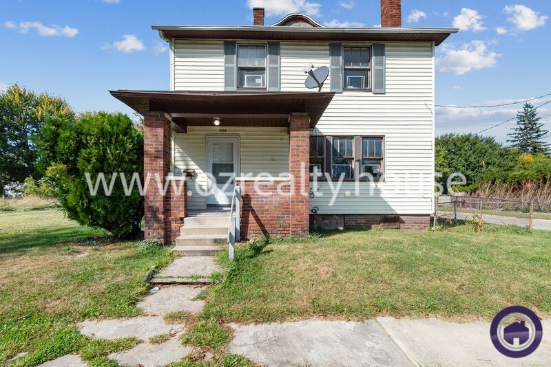 1004 Gordon St in Toledo, OH - Building Photo