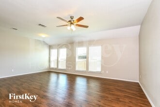 1404 Waco Turner Dr in Royse City, TX - Foto de edificio - Building Photo