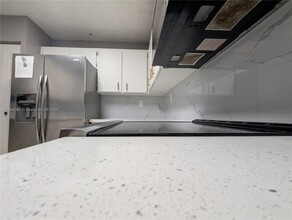 452 SW 2nd St in Miami, FL - Foto de edificio - Building Photo