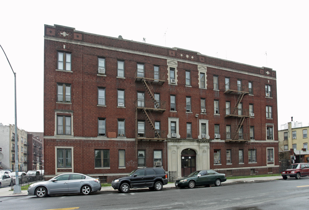 2601 Farragut Rd in Brooklyn, NY - Building Photo