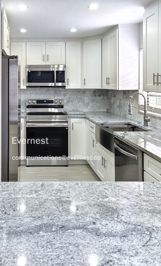 13601 Frigate Ct in Clearwater, FL - Building Photo - Building Photo