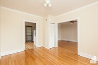 1448 W Byron St, Unit 3904-1 in Chicago, IL - Building Photo - Building Photo