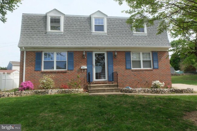property at 3 Redgate Ct