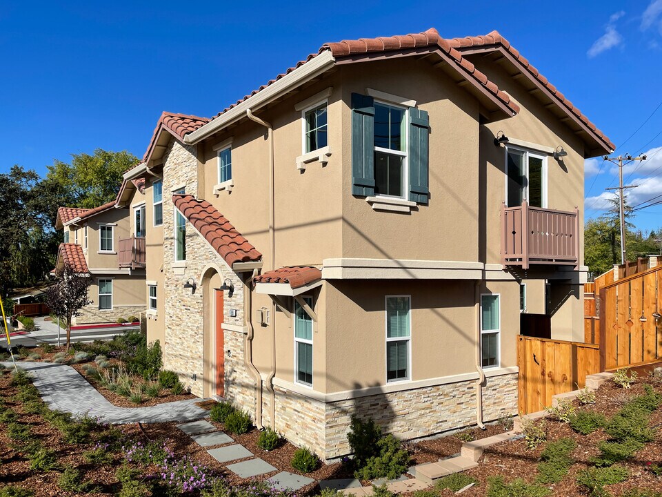 Coral Homes Duplexes in Walnut Creek, CA - Foto de edificio