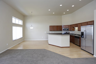 Maple Ridge Townhomes in West Fargo, ND - Building Photo - Interior Photo