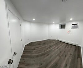 74 Eaton Pl in East Orange, NJ - Building Photo - Building Photo
