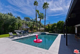 2660 N Farrell Dr in Palm Springs, CA - Building Photo - Building Photo