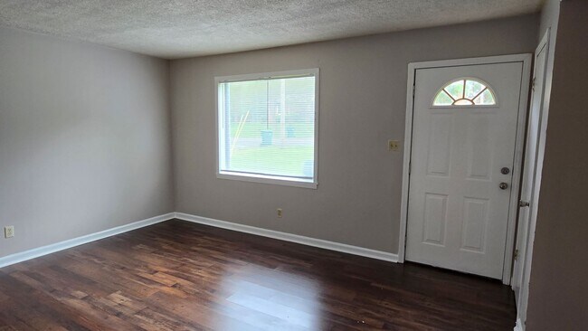 40 Edgehill Dr in Jackson, TN - Building Photo - Building Photo