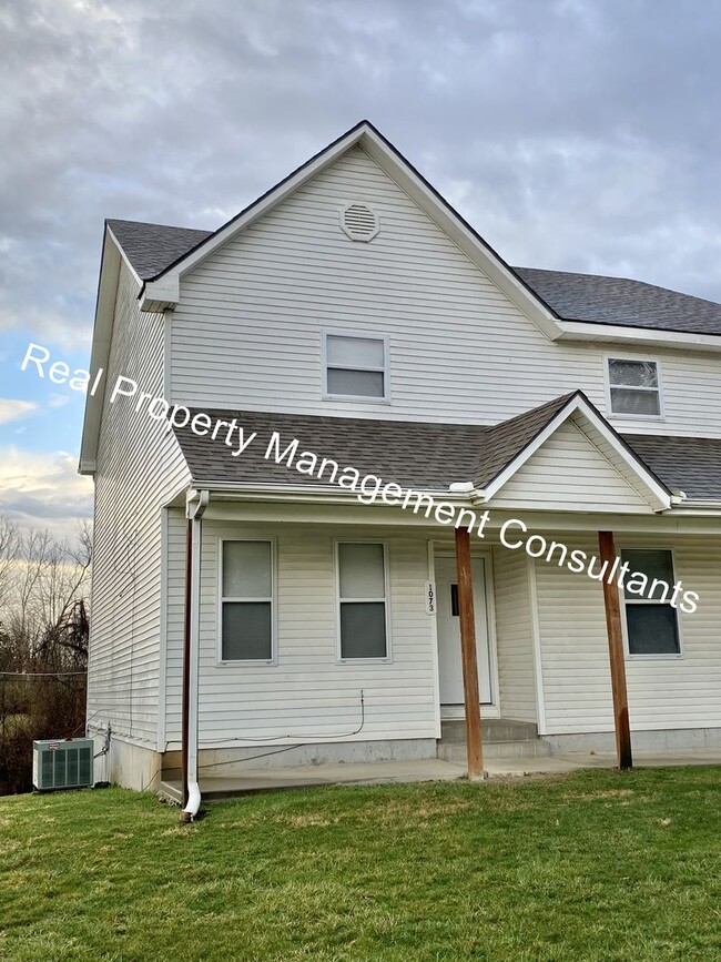 1071-1073 Krysti Ln in Warsaw, MO - Building Photo - Building Photo