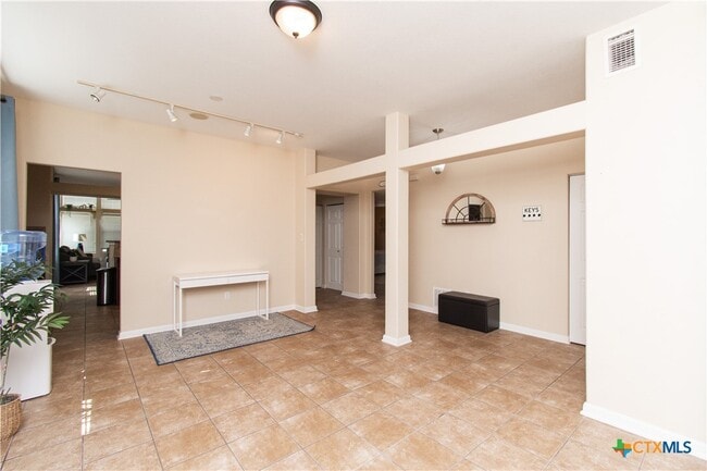 421 Shadow Point in San Marcos, TX - Building Photo - Building Photo