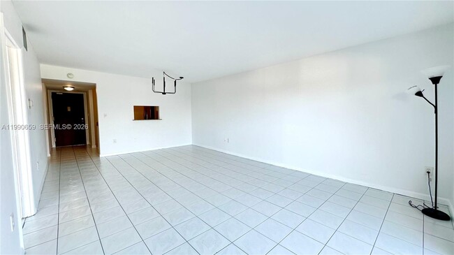 130 S Shore Dr in Miami Beach, FL - Building Photo - Building Photo