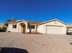 113 Buffalo Dr in Huachuca City, AZ - Building Photo