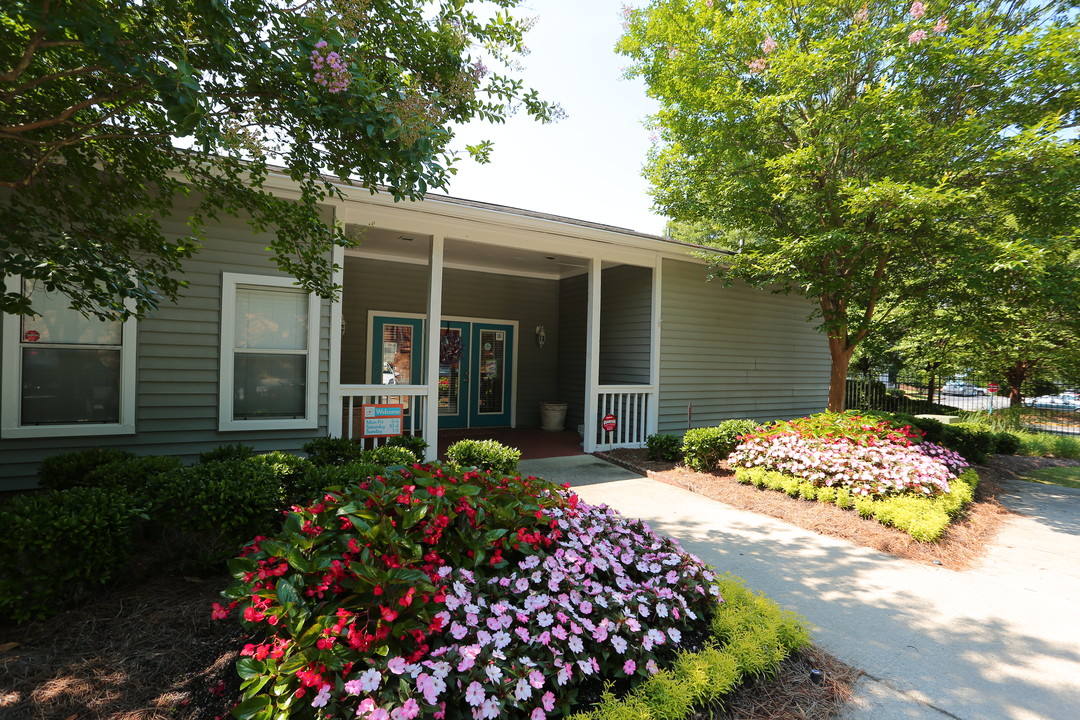 Overlook Gardens in Macon, GA - Building Photo