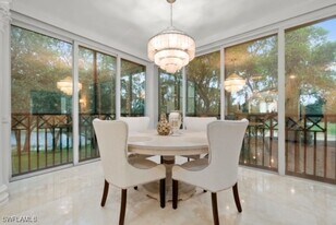 2650 Bolero Dr in Naples, FL - Building Photo