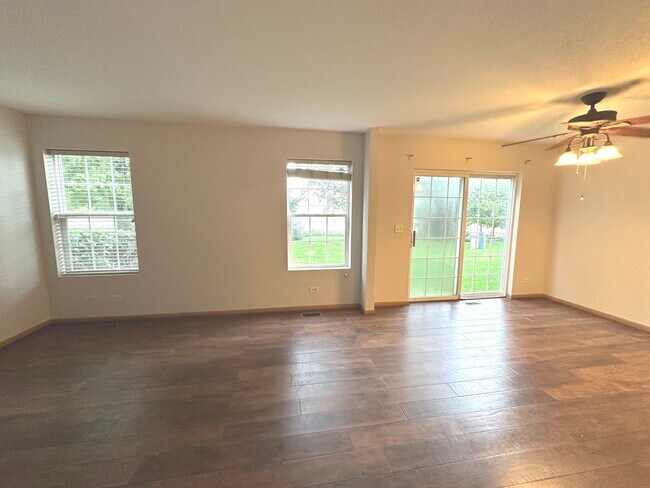 2341 Stoughton Cir in Aurora, IL - Building Photo - Building Photo