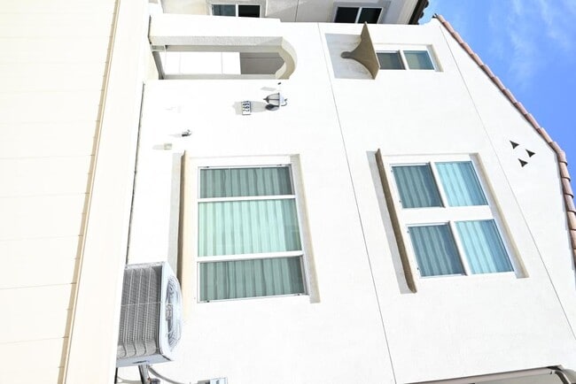 1692 W Trapezoid Dr in Anaheim, CA - Building Photo - Building Photo