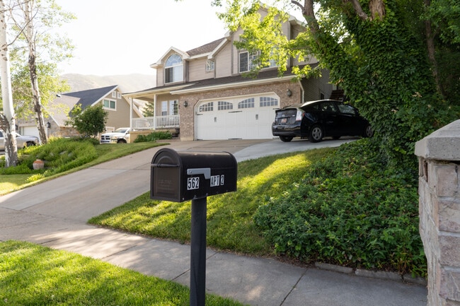 562 Pheasant Way, Unit #2