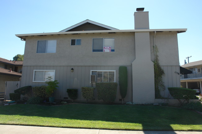 1136 Francisco Ave in San Jose, CA - Foto de edificio - Building Photo