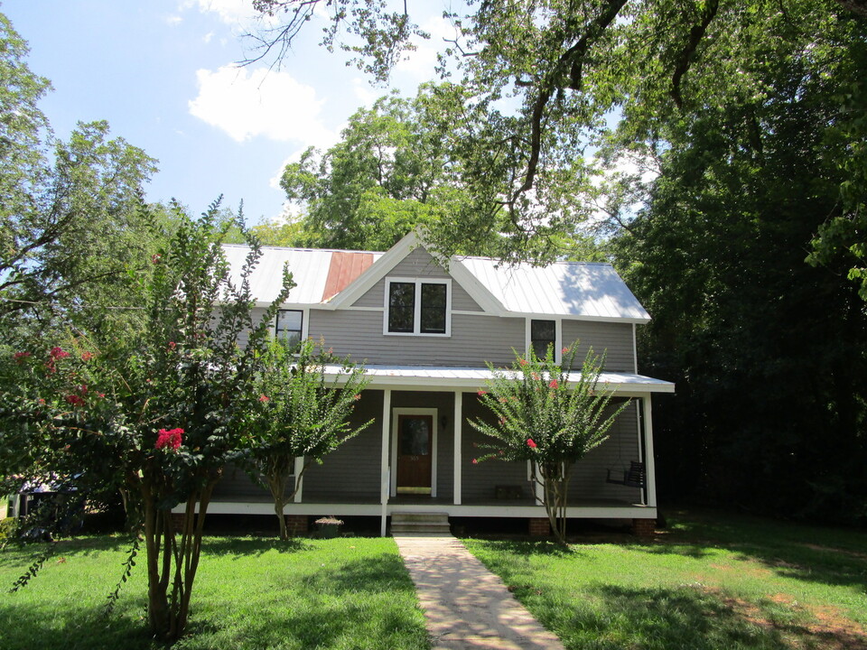 565 Nantahala Ave in Athens, GA - Building Photo