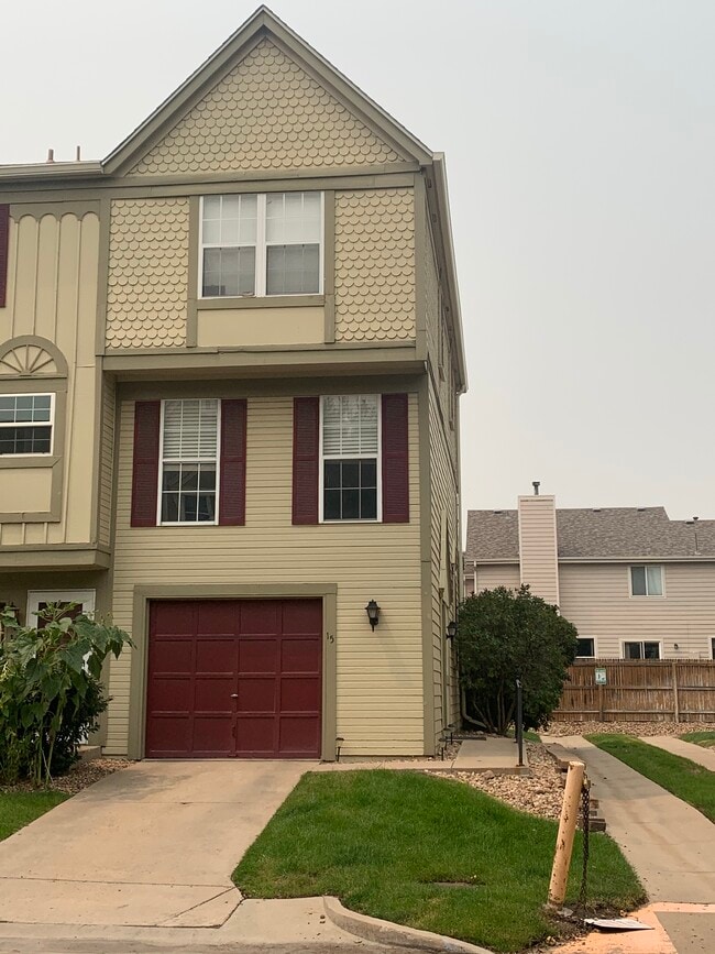 property at 1811 S Quebec Way