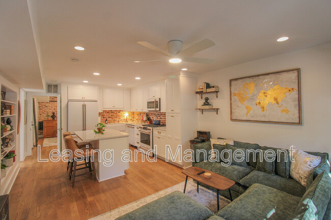 property at 52 Chapel St