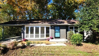 2913 Arbor Pl in Knoxville, TN - Building Photo