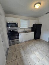 6047 Polk St in Hollywood, FL - Foto de edificio - Building Photo