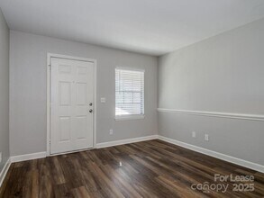 406 W 9th St in Charlotte, NC - Building Photo - Building Photo