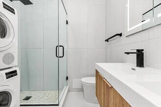 9 Avenue B, Unit 2FW in New York, NY - Building Photo - Building Photo