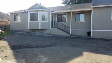 1020 Stony Glen Ln in Cotati, CA - Building Photo - Building Photo