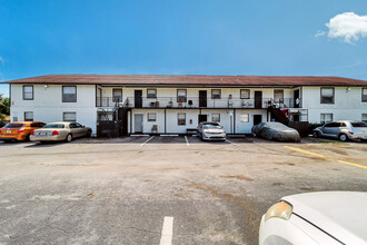 Carol Park Apartments in Riviera Beach, FL - Building Photo - Primary Photo