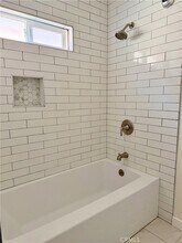 1316 N Hollywood Way in Burbank, CA - Foto de edificio - Building Photo