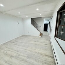 11 Blue Spruce Rd in Levittown, NY - Building Photo - Building Photo