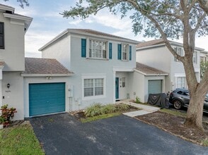 9681 Santa Rosa Dr, Unit 4406 in Tamarac, FL - Building Photo - Building Photo