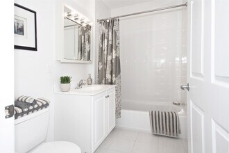 126 Edgemere Rd in Boston, MA - Building Photo - Building Photo