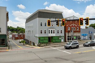 126 Main St in Spencer, MA - Building Photo