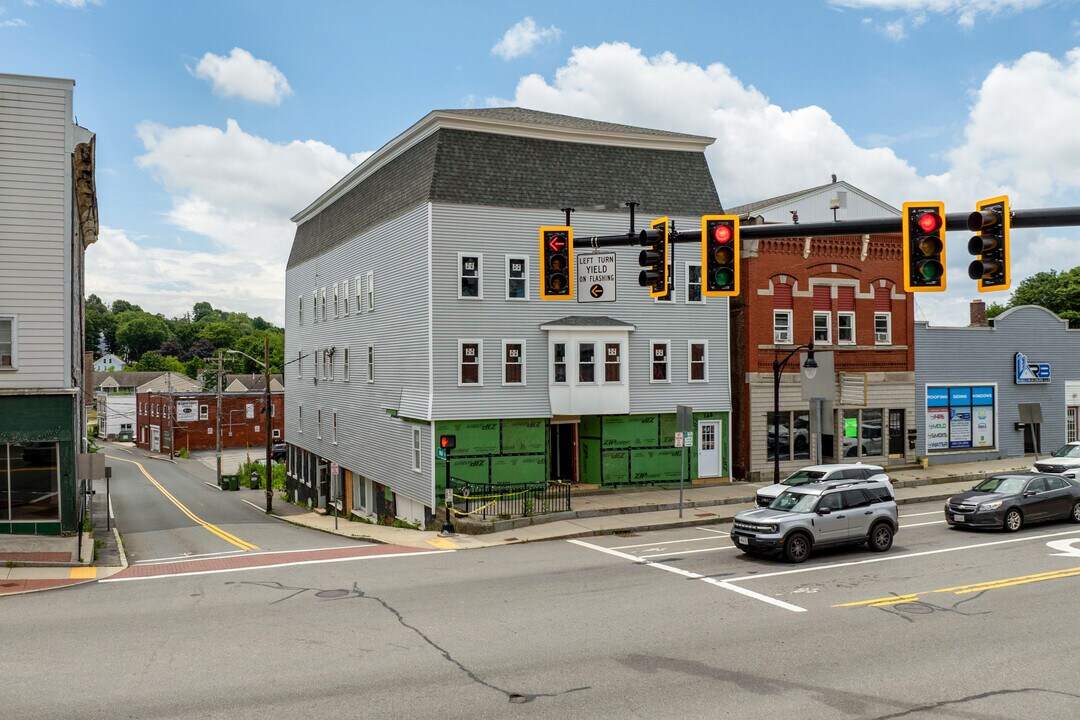 126 Main St in Spencer, MA - Building Photo