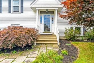 39 President Dr in Narragansett, RI - Building Photo - Building Photo