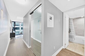 170 Cumberland St, Unit SI ID1388911P in Toronto, ON - Building Photo - Building Photo