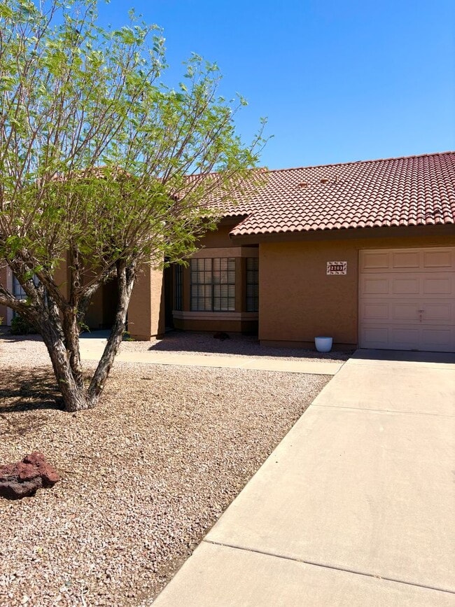property at 2703 E Kenwood St